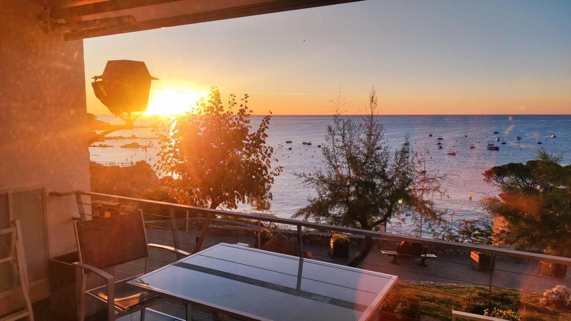 Apartamento Frente Al Mar En La Mejor Ubicacion De Calella Калелья-де-Палафружель Экстерьер фото