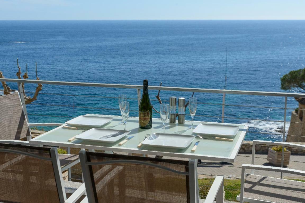 Apartamento Frente Al Mar En La Mejor Ubicacion De Calella Калелья-де-Палафружель Экстерьер фото